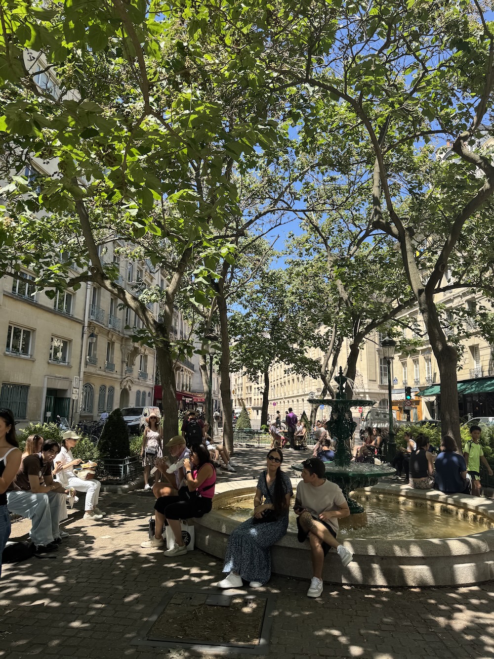 Paris, FR